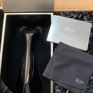MDNA Skin: The Beauty Roller